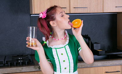 Model Lexi in Very Juicy